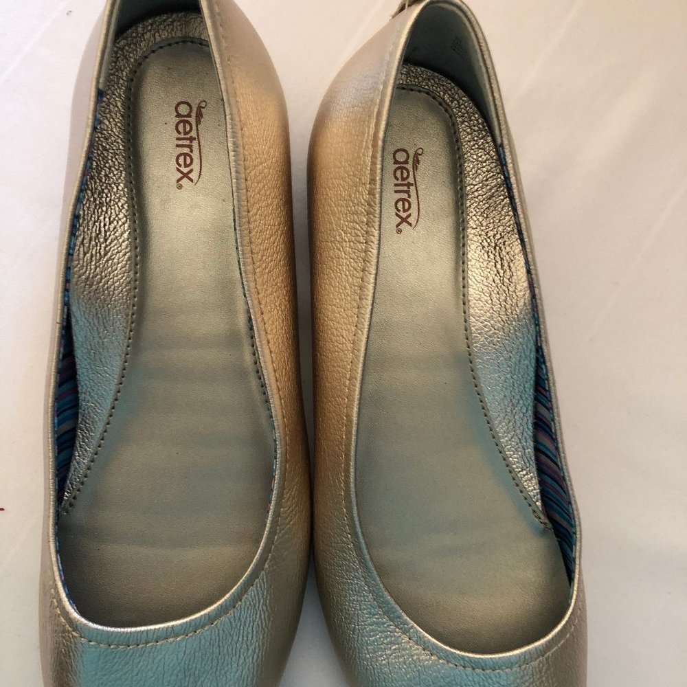 Aetrex.  Gold Flats Shoes